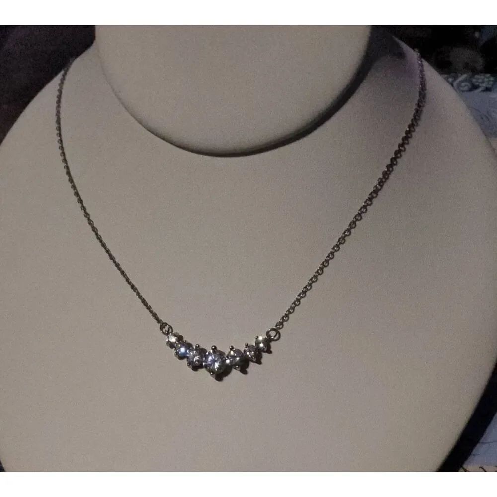 Sparkling 4 Carat Seven Stone Graduated Round Cut Sim Diamond Necklace